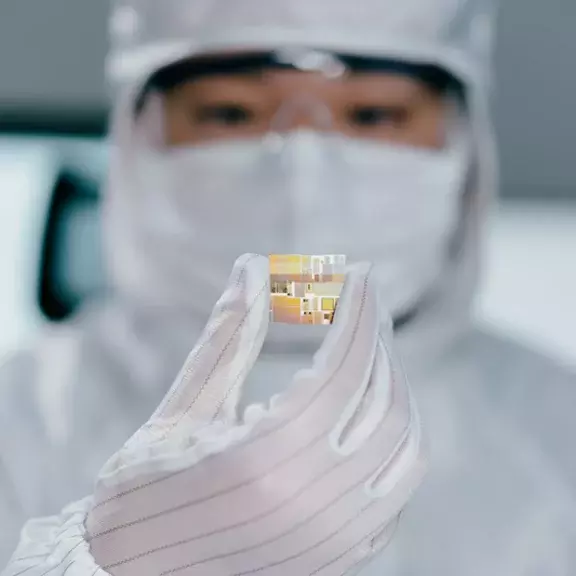 Scientists research chips in laboratory 